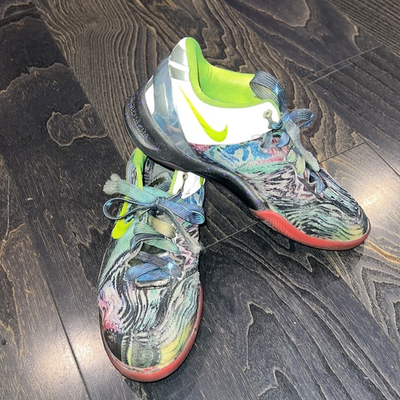 Kobe Prelude -multi color size 6.5 worn. Sorry no box - Picture 2 of 9